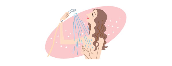 マイクロバブルシャワーを浴びる女性